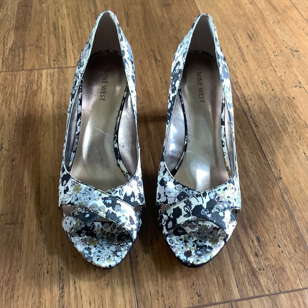 Nine West peep toe!